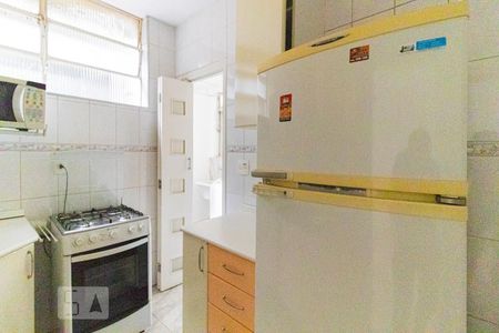Apartamento à venda com 72m², 2 quartos e sem vaga Apartamento à venda com 72m², 2 quartos e sem vagaCozinha - Geladeira