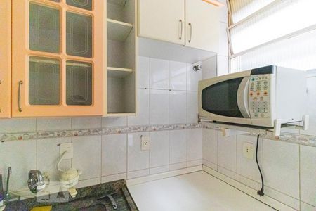Apartamento à venda com 72m², 2 quartos e sem vaga Apartamento à venda com 72m², 2 quartos e sem vagaCozinha - Microondas