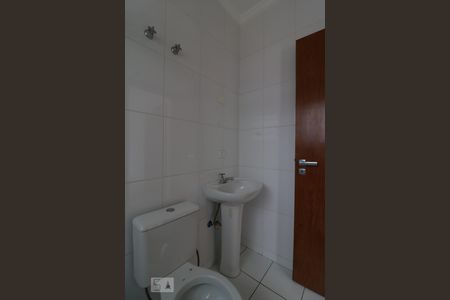 Casa de condomínio à venda com 105m², 3 quartos e 2 vagasBanheiro da Suíte 1