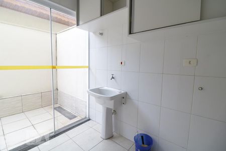 Casa de condomínio à venda com 105m², 3 quartos e 2 vagasArea de serviço