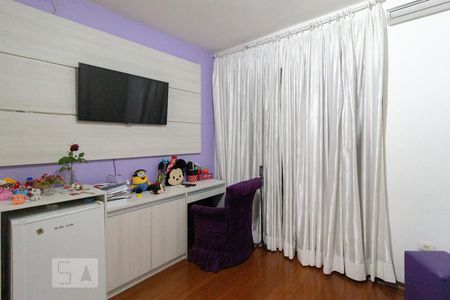 Casa à venda com 351m², 5 quartos e 4 vagas Casa à venda com 351m², 5 quartos e 4 vagasQuarto 4