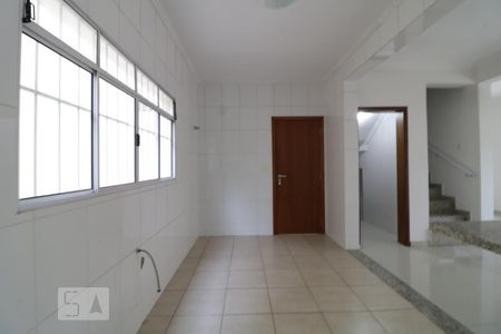 Casa de condomínio à venda com 105m², 3 quartos e 2 vagasCozinha