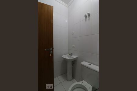 Casa de condomínio à venda com 105m², 3 quartos e 2 vagasBanheiro Social