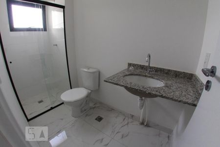 Banheiro de apartamento à venda com 2 quartos, 51m² em Vila Caminho do Mar, São Bernardo do Campo