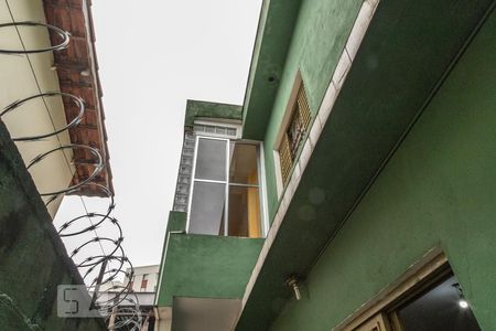 Casa à venda com 300m², 3 quartos e 3 vagasCorredor lateral externo