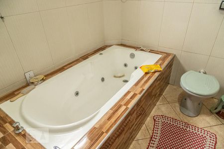 Casa à venda com 300m², 3 quartos e 3 vagasBanheiro da Suíte