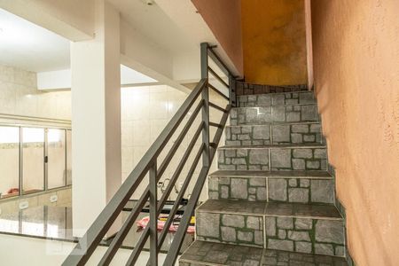 Casa à venda com 300m², 3 quartos e 3 vagasSobrado Fundos - Escada