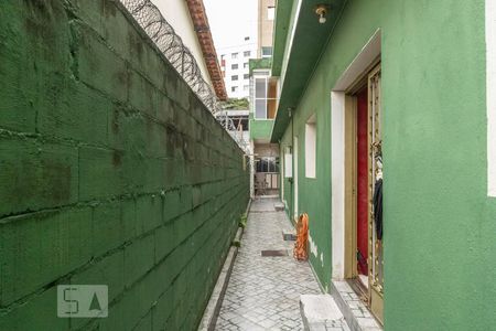 Casa à venda com 300m², 3 quartos e 3 vagasCorredor lateral externo