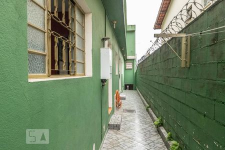 Casa à venda com 300m², 3 quartos e 3 vagasCorredor lateral externo