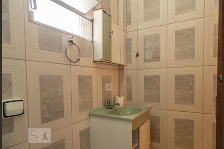 Casa à venda com 300m², 3 quartos e 3 vagasSobrado Fundos - Banheiro da Suíte 2