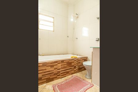 Casa à venda com 300m², 3 quartos e 3 vagasBanheiro da Suíte