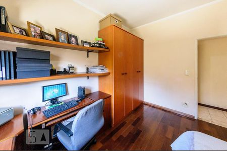 Casa à venda com 500m², 4 quartos e 4 vagas Casa à venda com 500m², 4 quartos e 4 vagasQuarto 1