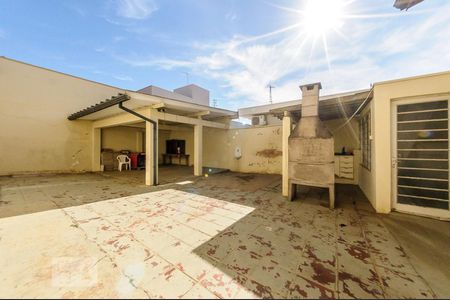 Casa à venda com 500m², 4 quartos e 4 vagas Casa à venda com 500m², 4 quartos e 4 vagasQuintal