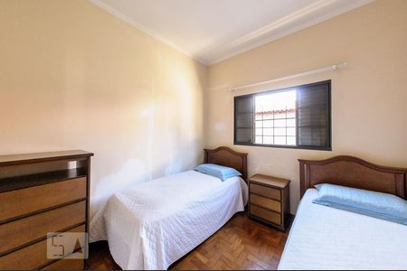 Casa à venda com 500m², 4 quartos e 4 vagas Casa à venda com 500m², 4 quartos e 4 vagasQuarto 2