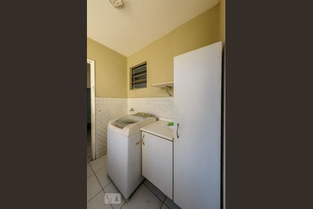 Casa à venda com 500m², 4 quartos e 4 vagas Casa à venda com 500m², 4 quartos e 4 vagasÁrea de Serviço