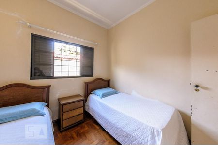 Casa à venda com 500m², 4 quartos e 4 vagas Casa à venda com 500m², 4 quartos e 4 vagasQuarto 2