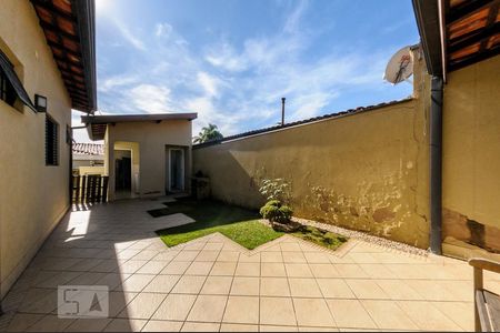 Casa à venda com 500m², 4 quartos e 4 vagas Casa à venda com 500m², 4 quartos e 4 vagasQuintal