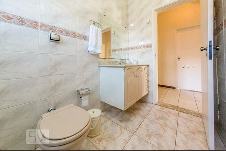 Casa à venda com 500m², 4 quartos e 4 vagas Casa à venda com 500m², 4 quartos e 4 vagasBanheiro Social