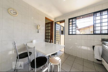 Casa à venda com 500m², 4 quartos e 4 vagas Casa à venda com 500m², 4 quartos e 4 vagasCozinha