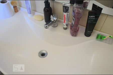 Casa à venda com 70m², 2 quartos e 1 vagaBanheiro Quarto 2