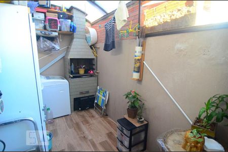 Casa à venda com 70m², 2 quartos e 1 vagaÁrea de serviço