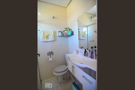 Casa à venda com 70m², 2 quartos e 1 vagaBanheiro Quarto 2