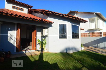 Casa à venda com 120m², 3 quartos e 4 vagasÁrea Externa