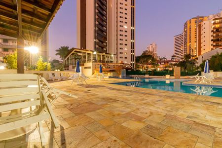 Apartamento à venda com 500m², 5 quartos e 5 vagas Apartamento à venda com 500m², 5 quartos e 5 vagasÁrea comum - Piscina