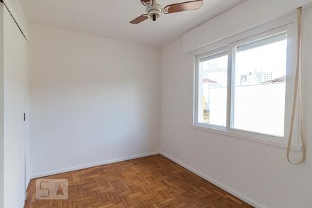 Quarto 2 de apartamento para alugar com 2 quartos, 63m² em Passo da Areia, Porto Alegre