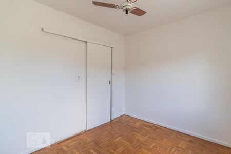 Quarto 2 de apartamento para alugar com 2 quartos, 63m² em Passo da Areia, Porto Alegre