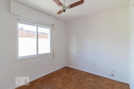 Quarto 2 de apartamento para alugar com 2 quartos, 63m² em Passo da Areia, Porto Alegre