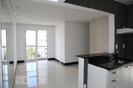 Sala de apartamento à venda com 3 quartos, 68m² em Jardim Londrina, São Paulo