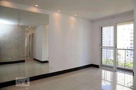 Sala de apartamento à venda com 3 quartos, 68m² em Jardim Londrina, São Paulo