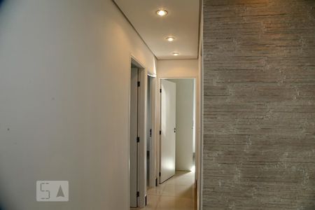 Corredor de apartamento à venda com 3 quartos, 68m² em Jardim Londrina, São Paulo