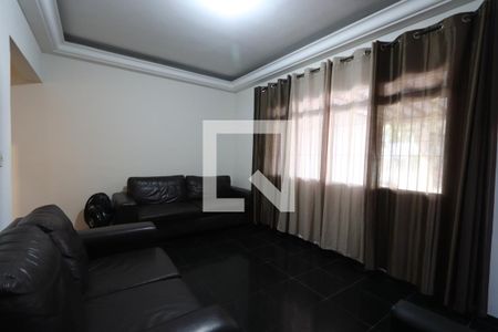 Sala de casa para alugar com 4 quartos, 350m² em Vila Santa Virginia, São Paulo