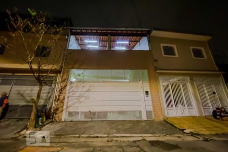 Casa à venda com 133m², 3 quartos e 2 vagasFachada