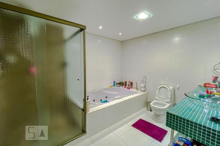 Casa à venda com 133m², 3 quartos e 2 vagasBanheiro da Suite