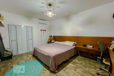 Casa à venda com 133m², 3 quartos e 2 vagasSuite