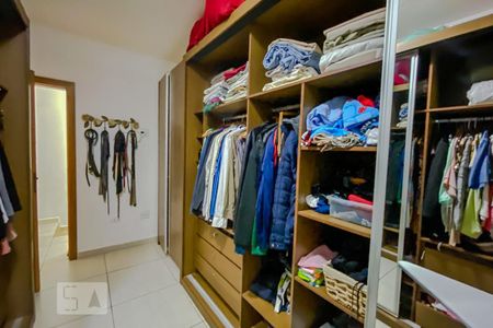 Casa à venda com 133m², 3 quartos e 2 vagasQuarto 2 - Armários