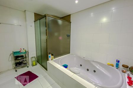 Casa à venda com 133m², 3 quartos e 2 vagasBanheiro da Suite