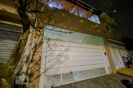 Casa à venda com 133m², 3 quartos e 2 vagasFachada