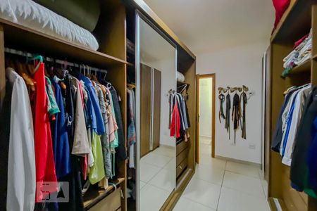 Casa à venda com 133m², 3 quartos e 2 vagasQuarto 2 - Armários