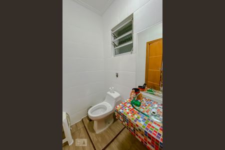 Casa à venda com 133m², 3 quartos e 2 vagasBanheiro