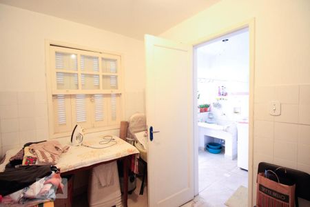 Casa à venda com 164m², 3 quartos e 5 vagasEdícula - Quarto de serviço