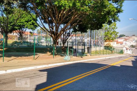 Casa à venda com 197m², 3 quartos e 2 vagas Casa à venda com 197m², 3 quartos e 2 vagasRua