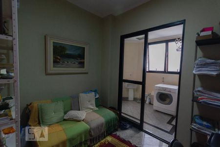 Apartamento à venda com 120m², 3 quartos e 2 vagas Apartamento à venda com 120m², 3 quartos e 2 vagasQuarto de Serviço