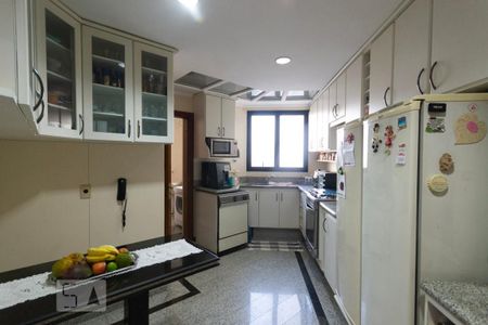 Apartamento à venda com 120m², 3 quartos e 2 vagas Apartamento à venda com 120m², 3 quartos e 2 vagasCozinha