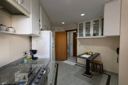 Apartamento à venda com 120m², 3 quartos e 2 vagas Apartamento à venda com 120m², 3 quartos e 2 vagasCozinha