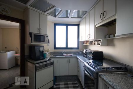 Apartamento à venda com 120m², 3 quartos e 2 vagas Apartamento à venda com 120m², 3 quartos e 2 vagasCozinha