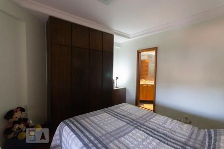 Apartamento à venda com 120m², 3 quartos e 2 vagas Apartamento à venda com 120m², 3 quartos e 2 vagasSuíte